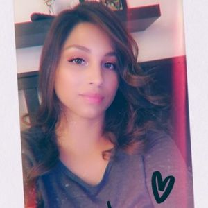 Meet your Posher, Estephania